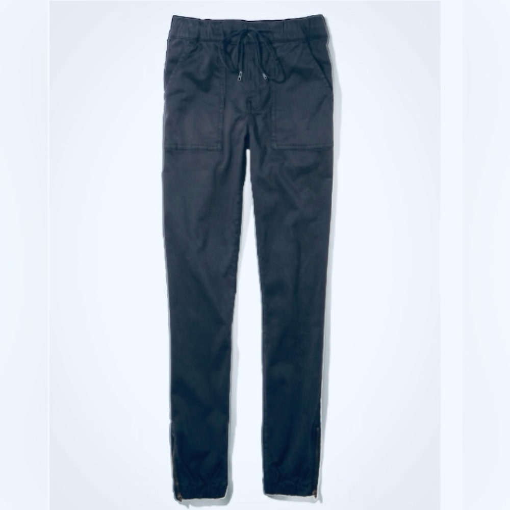 American Eagle Women’s Black high-waisted jegging joggers